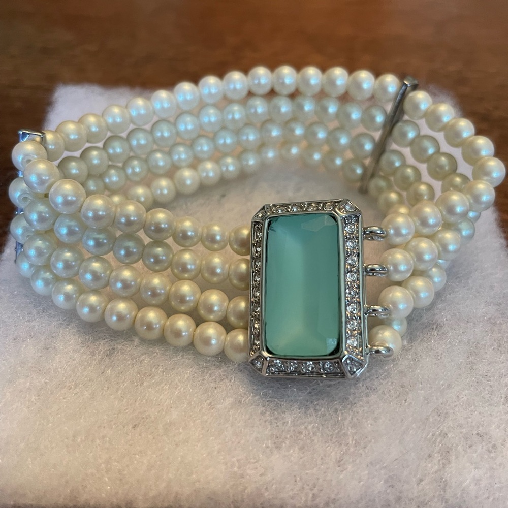 Vintage Carolee 4 strand faux Pearl Bracelet